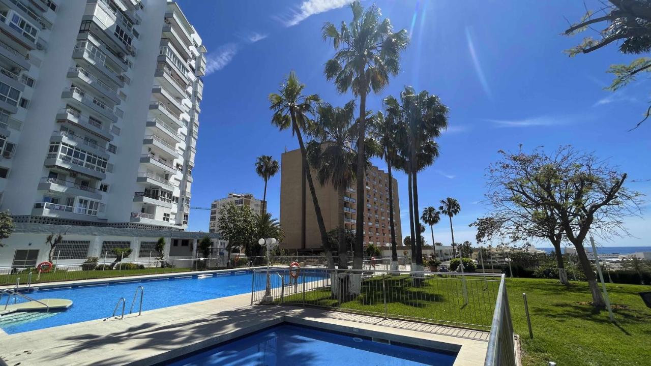 Pool And Beach In Benalmádena Eksteriør bilde